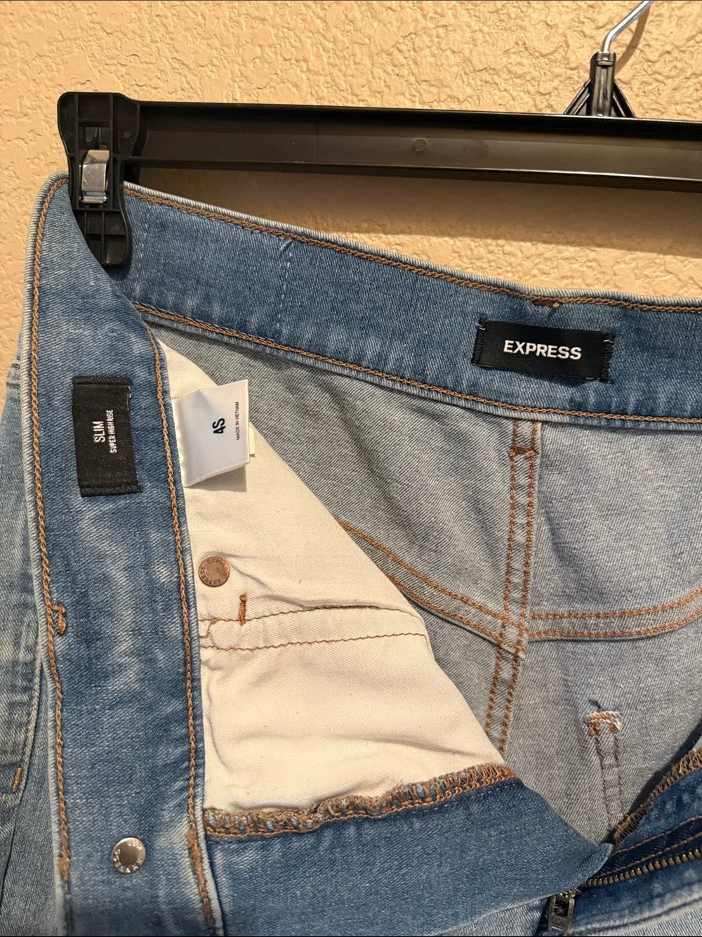 Express Light Blue Ripped Cropped Jeans - Picture 6 of 10